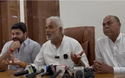 सरकार भाजपा की, निशाना कांग्रेस पर साध रहे अभय : सांसद 2025