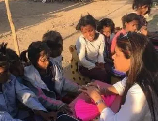 Hisar News: झुग्गियों में अज्ञानता का अंधेरा दूर कर रहीं नीलम 2025