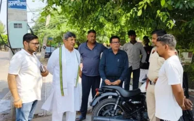 Hisar News: मेयर ने सेक्टर 14 में रोड स्वीपिंग मशीन का निरीक्षण किया 2025