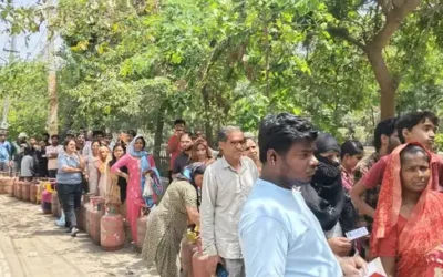 Hisar News: गैस के लिए उपभोक्ताओं की लगीं लंबी लाइनें 2026